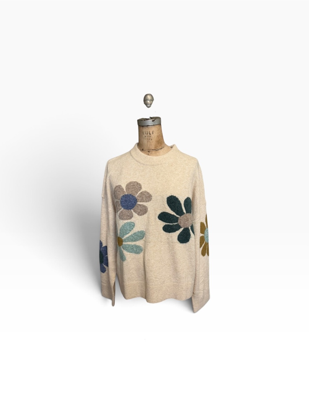 Natural Life New NWT “Everyone’s Favorite Sweater” Cream Daisy Wool Blend Size L